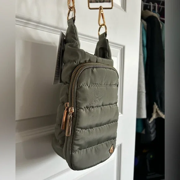 Wanderfull Quilted Sage Crossbody Convertible Hydrobag Waterbottle Purse NWT - Picture 12 of 16